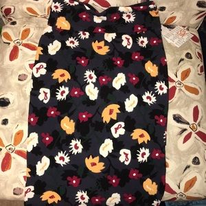 New With Tags LulaRoe Cassie Skirt